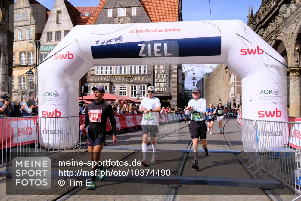 13.09.2026 - 21. swb-Marathon Bremen Tim E. http://msf.ph/oto/10374490 13.09.2026 13:11:19 Ziel 335, 697, 2021, 2759, 3448, 3484, 3647, 4023, 4429, 4475, 4571, 5079, 5314, 6471, 6657, 7136, 8183, 9410, 9622 meine-sportfotos.de