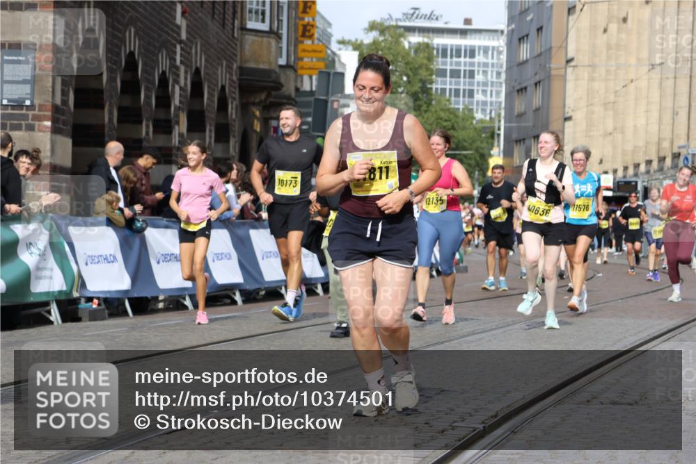13.09.2026 - 21. swb-Marathon Bremen Strokosch-Dieckow http://msf.ph/oto/10374501 13.09.2026 11:02:19 Ziel 10257, 10409, 10444, 10473, 10500, 10617, 10803, 10817, 10924, 11115, 11268, 11369, 11412, 11413, 11436, 11859, 12016, 12095, 12145, 12360, 12379, 12412, 12466, 12506, 10153, 10154, 10273, 10274, 10278, 10338, 10738, 10885, 11137, 11505, 11508, 11526, 11554, 11890, 11945, 12169, 12252, 12489 meine-sportfotos.de