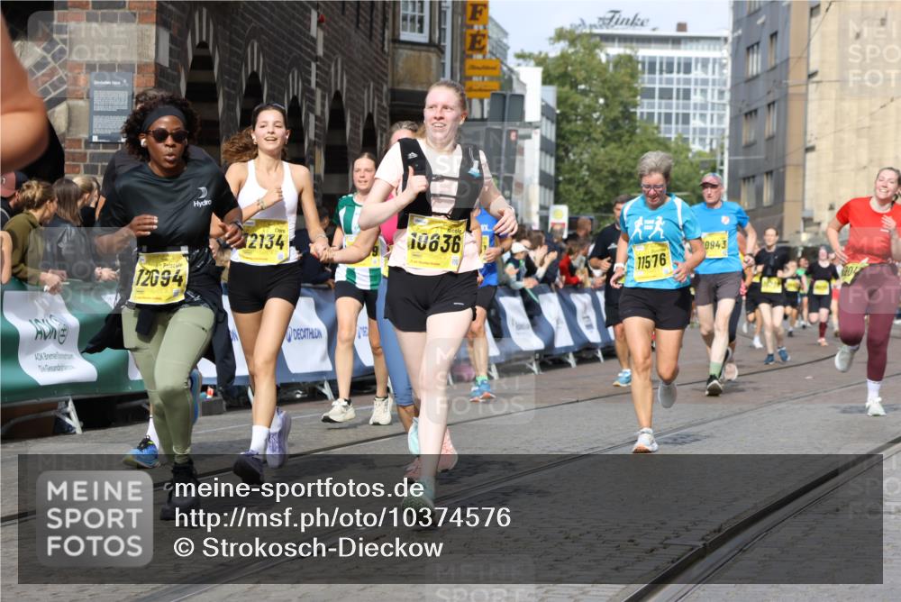13.09.2026 - 21. swb-Marathon Bremen Strokosch-Dieckow http://msf.ph/oto/10374576 13.09.2026 11:02:21 Ziel 10257, 10409, 10444, 10473, 10500, 10617, 10636, 10803, 10817, 10924, 11115, 11268, 11369, 11436, 11811, 11859, 12016, 12095, 12145, 12360, 12412, 12437, 12466, 12506, 10273, 10278, 11137, 11508, 11526, 11554, 11662, 11890, 11945, 12169, 12252, 12489 meine-sportfotos.de