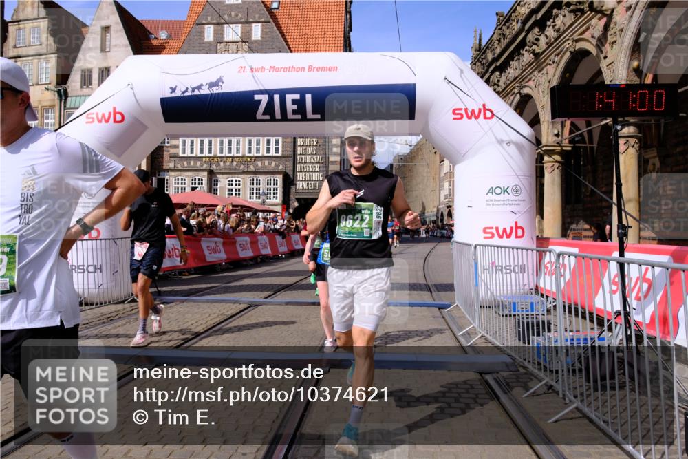 13.09.2026 - 21. swb-Marathon Bremen Tim E. http://msf.ph/oto/10374621 13.09.2026 13:11:22 Ziel 335, 697, 2021, 2759, 3440, 3448, 3484, 3647, 4429, 4475, 4571, 5079, 6471, 6657, 8183, 8474, 9410, 9622, 9762 meine-sportfotos.de