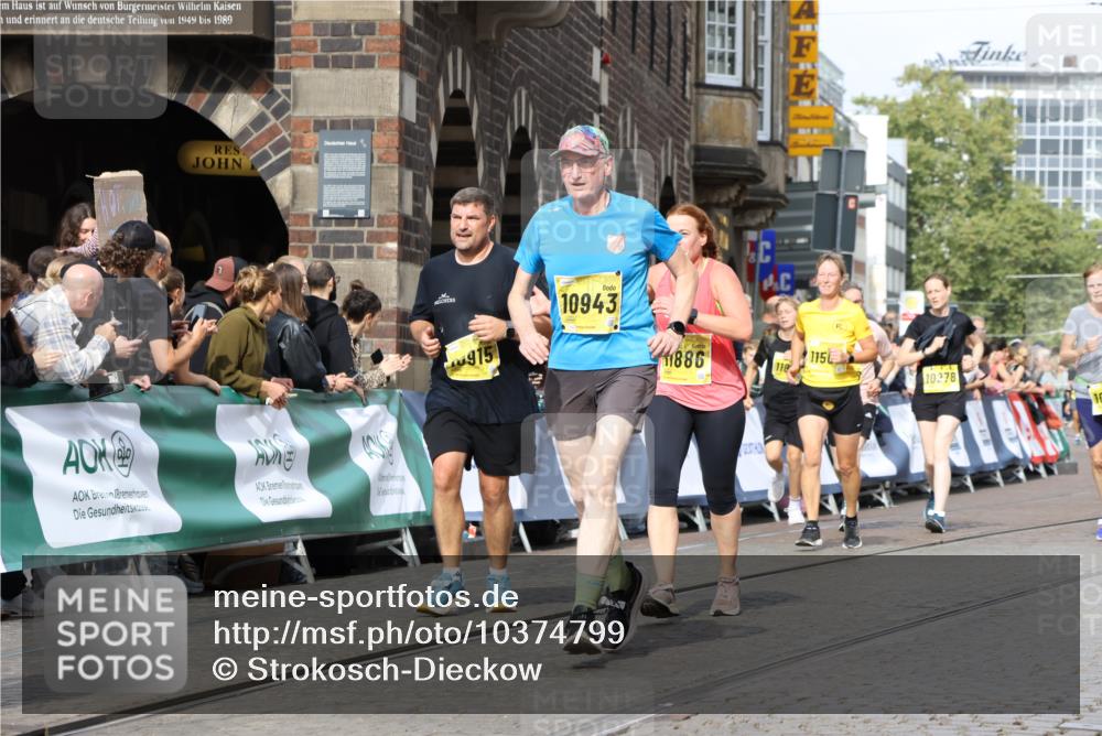 13.09.2026 - 21. swb-Marathon Bremen Strokosch-Dieckow http://msf.ph/oto/10374799 13.09.2026 11:02:26 Ziel 10173, 10257, 10439, 10473, 10500, 10617, 10636, 10803, 10817, 10924, 11249, 11268, 11436, 11576, 11811, 12016, 12042, 12094, 12095, 12134, 12135, 12145, 12360, 12437, 12506, 11137, 11261, 11508, 11526, 11554, 11662, 11890, 11945, 12154, 12169, 12252, 12429, 12451, 12489 meine-sportfotos.de