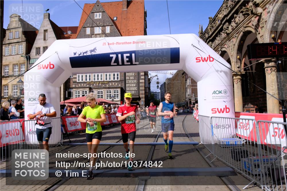13.09.2026 - 21. swb-Marathon Bremen Tim E. http://msf.ph/oto/10374842 13.09.2026 13:11:27 Ziel 335, 697, 1349, 2021, 2087, 3440, 3448, 3484, 3647, 4429, 5079, 6471, 6657, 8183, 8474, 9410, 9618, 9622, 9762 meine-sportfotos.de