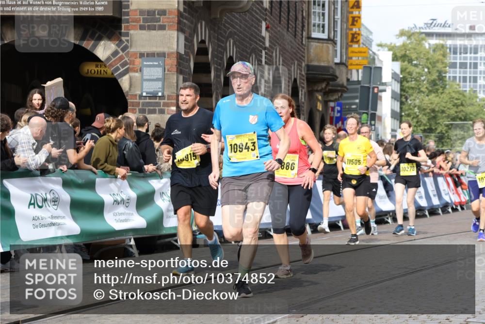 13.09.2026 - 21. swb-Marathon Bremen Strokosch-Dieckow http://msf.ph/oto/10374852 13.09.2026 11:02:26 Ziel 10173, 10257, 10439, 10473, 10500, 10617, 10636, 10803, 10817, 10924, 11249, 11268, 11436, 11576, 11811, 12016, 12042, 12094, 12095, 12134, 12135, 12145, 12360, 12437, 12506, 11137, 11261, 11508, 11526, 11554, 11662, 11890, 11945, 12154, 12169, 12252, 12429, 12451, 12489 meine-sportfotos.de