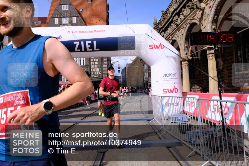 13.09.2026 - 21. swb-Marathon Bremen Tim E. http://msf.ph/oto/10374949 13.09.2026 13:11:29 Ziel 335, 697, 1349, 2087, 3440, 3448, 3484, 3647, 4429, 6274, 6471, 6657, 8183, 8474, 9410, 9618, 9762 meine-sportfotos.de