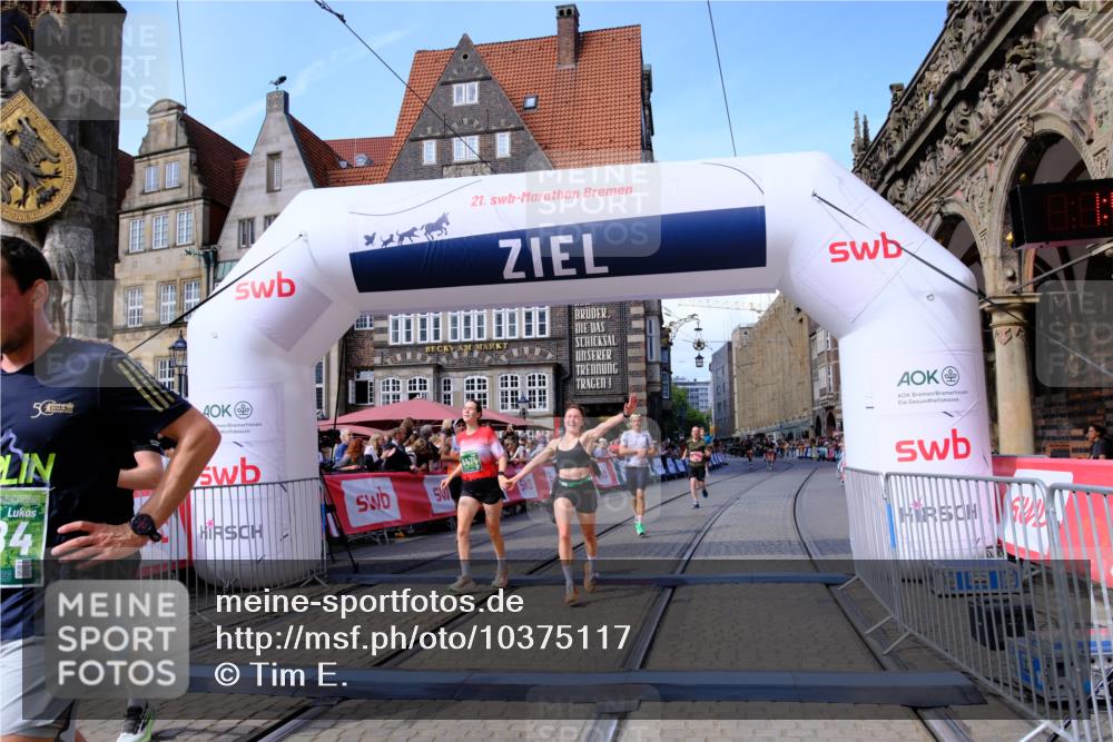 13.09.2026 - 21. swb-Marathon Bremen Tim E. http://msf.ph/oto/10375117 13.09.2026 13:11:35 Ziel 1349, 2087, 3440, 3448, 3484, 3647, 3899, 4429, 6274, 8474, 9291, 9618, 9762 meine-sportfotos.de