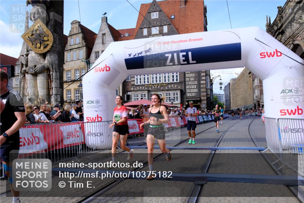 13.09.2026 - 21. swb-Marathon Bremen Tim E. http://msf.ph/oto/10375182 13.09.2026 13:11:36 Ziel 1349, 2087, 3440, 3448, 3484, 3899, 4429, 6274, 8474, 9291, 9618, 9762 meine-sportfotos.de