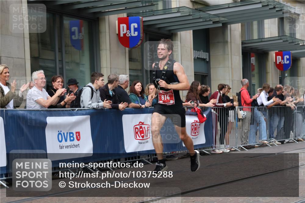 13.09.2026 - 21. swb-Marathon Bremen Strokosch-Dieckow http://msf.ph/oto/10375288 13.09.2026 12:28:33 Ziel 317, 608, 796, 1046, 443, 614, 751, 2054 meine-sportfotos.de