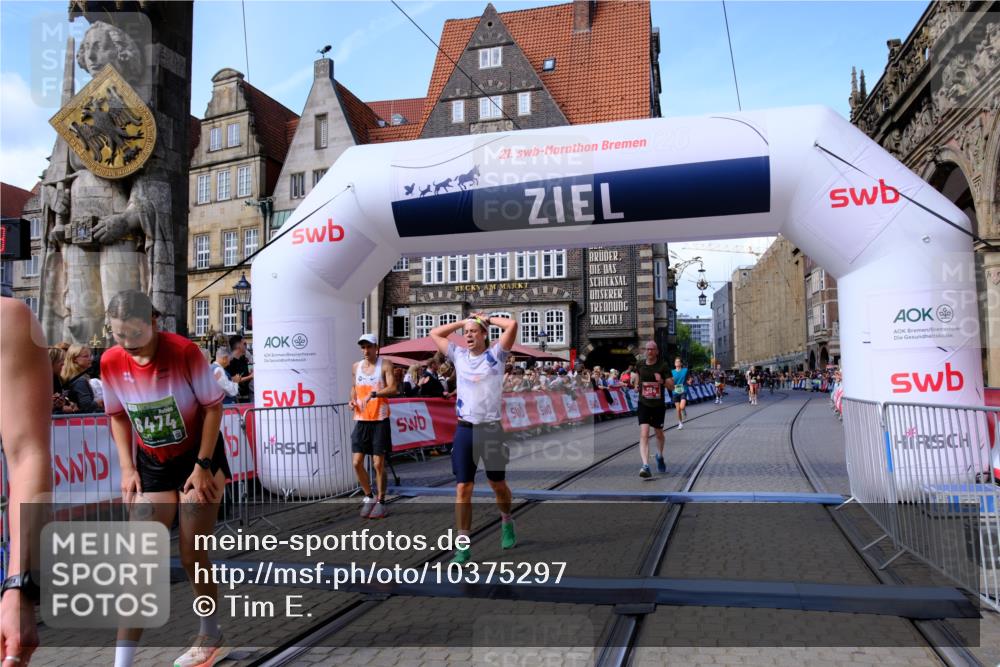 13.09.2026 - 21. swb-Marathon Bremen Tim E. http://msf.ph/oto/10375297 13.09.2026 13:11:37 Ziel 382, 1349, 2087, 3440, 3448, 3484, 3899, 4429, 6274, 8474, 9291, 9618, 9762 meine-sportfotos.de