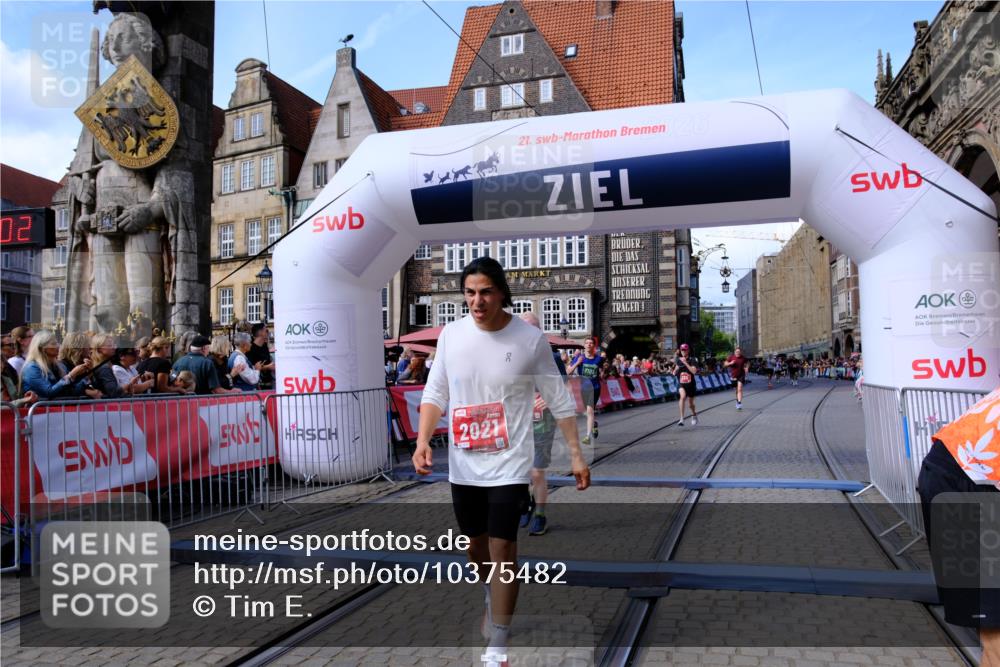 13.09.2026 - 21. swb-Marathon Bremen Tim E. http://msf.ph/oto/10375482 13.09.2026 13:11:50 Ziel 382, 3899, 6059, 7109, 8982, 9291 meine-sportfotos.de