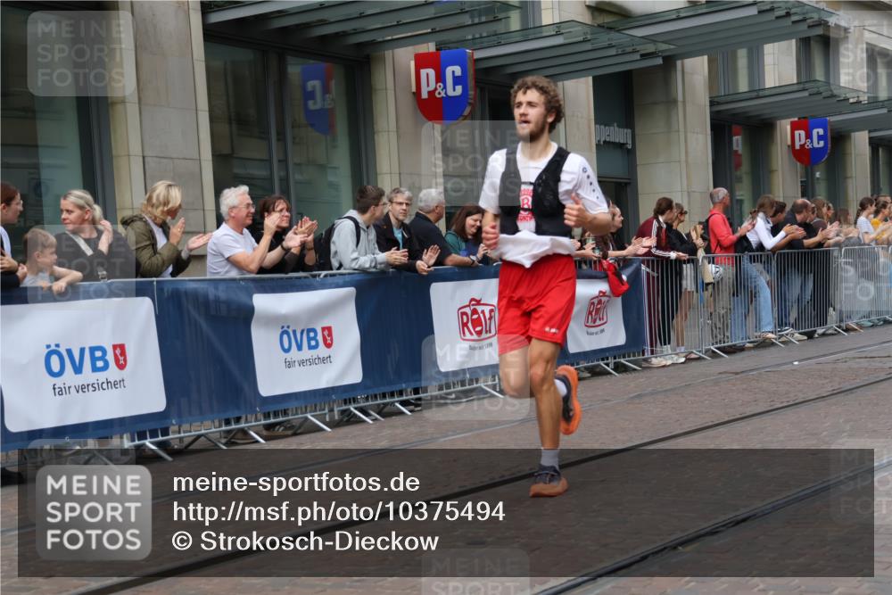 13.09.2026 - 21. swb-Marathon Bremen Strokosch-Dieckow http://msf.ph/oto/10375494 13.09.2026 12:28:42 Ziel 317, 608, 796, 1046, 443, 2054 meine-sportfotos.de