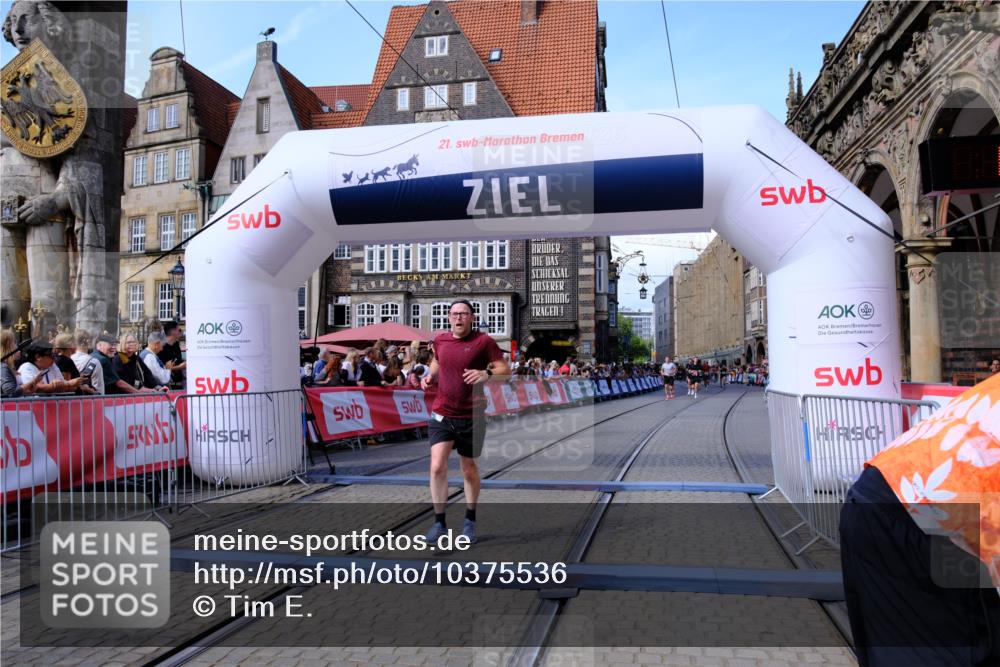 13.09.2026 - 21. swb-Marathon Bremen Tim E. http://msf.ph/oto/10375536 13.09.2026 13:11:55 Ziel 382, 4651, 5585, 6059, 7109, 8982, 8996, 13055 meine-sportfotos.de