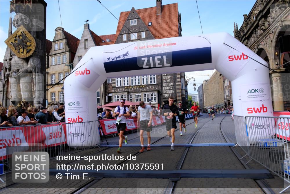 13.09.2026 - 21. swb-Marathon Bremen Tim E. http://msf.ph/oto/10375591 13.09.2026 13:12:03 Ziel 826, 863, 4368, 4651, 5521, 5585, 5893, 6059, 6668, 8996, 9398, 13055 meine-sportfotos.de