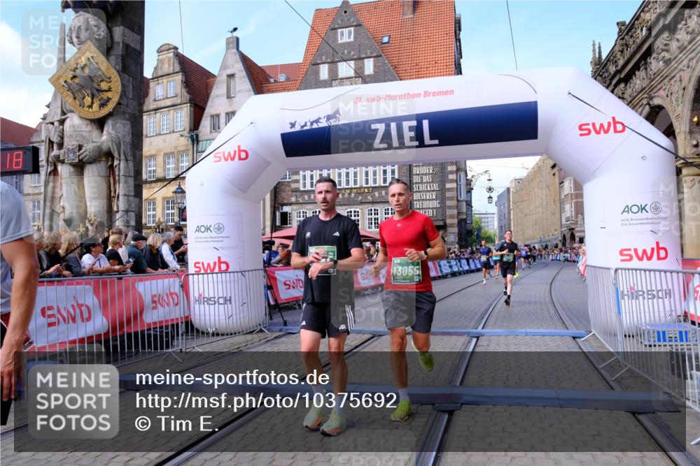 13.09.2026 - 21. swb-Marathon Bremen Tim E. http://msf.ph/oto/10375692 13.09.2026 13:12:07 Ziel 826, 863, 4368, 4651, 4698, 5521, 5585, 5893, 6059, 6668, 8996, 9398, 13055 meine-sportfotos.de