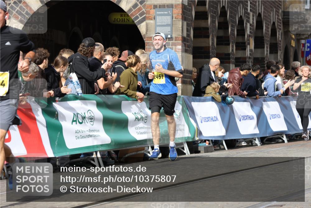 13.09.2026 - 21. swb-Marathon Bremen Strokosch-Dieckow http://msf.ph/oto/10375807 13.09.2026 11:02:49 Ziel 10153, 10154, 10273, 10274, 10278, 10338, 10738, 10885, 10915, 11137, 11261, 11505, 11508, 11526, 11554, 11662, 11853, 11886, 11890, 11945, 12169, 12252, 12429, 12489, 10185, 10715, 10731, 11095, 11313, 11564, 11697, 11730, 11785, 12247, 12421, 12432, 12448, 12465, 12483 meine-sportfotos.de
