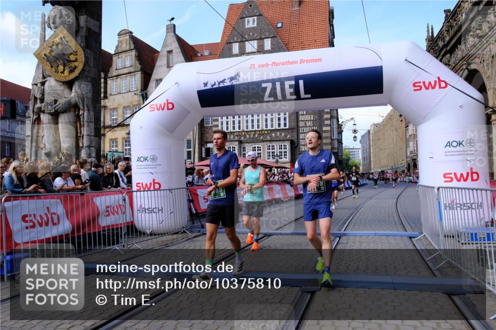 13.09.2026 - 21. swb-Marathon Bremen Tim E. http://msf.ph/oto/10375810 13.09.2026 13:12:13 Ziel 493, 826, 863, 2444, 3336, 4283, 4368, 4651, 4698, 5521, 5893, 6668, 7621, 8996, 9398, 13055 meine-sportfotos.de