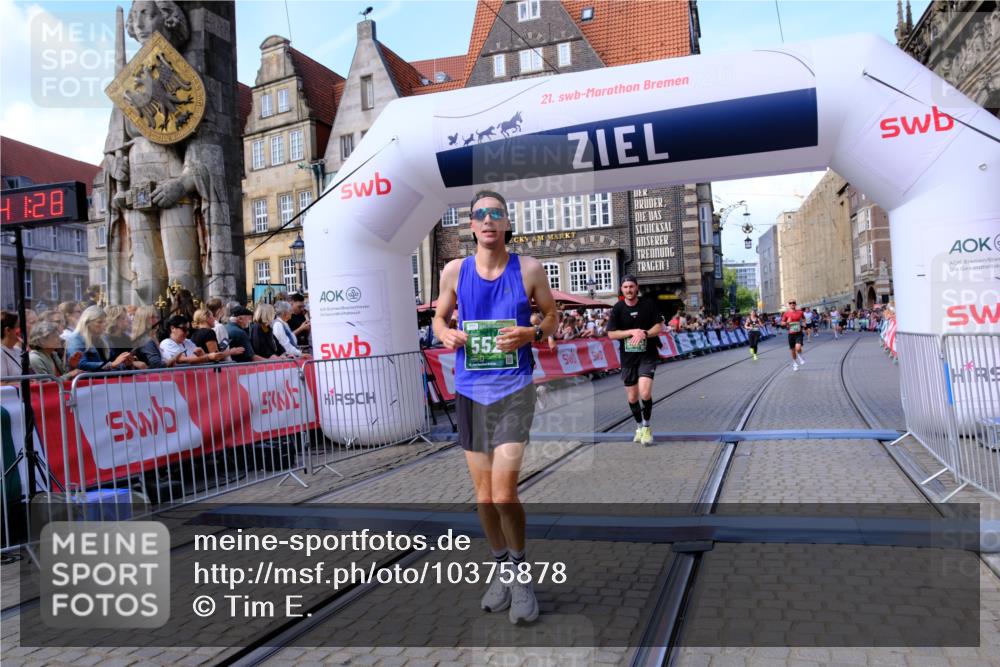 13.09.2026 - 21. swb-Marathon Bremen Tim E. http://msf.ph/oto/10375878 13.09.2026 13:12:16 Ziel 493, 826, 863, 2444, 2447, 2820, 3336, 3703, 4283, 4368, 4698, 5521, 5893, 6668, 6739, 7621, 9398 meine-sportfotos.de