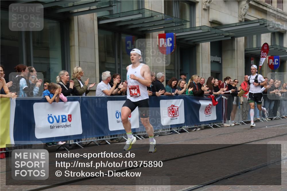 13.09.2026 - 21. swb-Marathon Bremen Strokosch-Dieckow http://msf.ph/oto/10375890 13.09.2026 12:29:11 Ziel 821, 1651, 317, 608, 796, 1046 meine-sportfotos.de