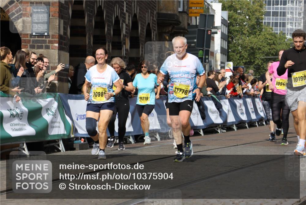 13.09.2026 - 21. swb-Marathon Bremen Strokosch-Dieckow http://msf.ph/oto/10375904 13.09.2026 11:02:51 Ziel 10153, 10154, 10273, 10274, 10278, 10338, 10738, 10885, 11137, 11261, 11505, 11508, 11526, 11554, 11662, 11890, 11945, 12154, 12169, 12252, 12429, 12489, 10185, 10715, 10731, 11095, 11313, 11697, 12421, 12432, 12448, 12465, 12483 meine-sportfotos.de
