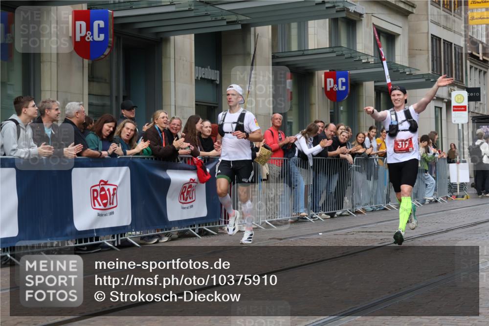13.09.2026 - 21. swb-Marathon Bremen Strokosch-Dieckow http://msf.ph/oto/10375910 13.09.2026 12:29:12 Ziel 821, 1651, 317, 608, 796, 1046 meine-sportfotos.de