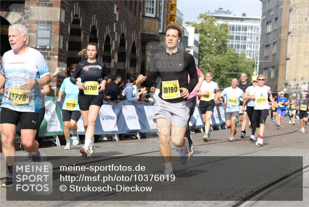 13.09.2026 - 21. swb-Marathon Bremen Strokosch-Dieckow http://msf.ph/oto/10376019 13.09.2026 11:02:53 Ziel 10273, 10278, 11137, 11261, 11508, 11526, 11554, 11662, 11890, 11945, 12154, 12169, 12252, 12429, 12451, 12489, 10185, 10528, 10598, 10715, 10727, 10731, 11070, 11095, 11313, 11676, 11697, 11836, 12214, 12421, 12432, 12448, 12483 meine-sportfotos.de