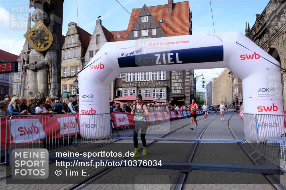 13.09.2026 - 21. swb-Marathon Bremen Tim E. http://msf.ph/oto/10376034 13.09.2026 13:12:22 Ziel 493, 863, 2444, 2447, 2820, 3336, 3703, 4283, 4698, 5521, 5893, 5940, 6107, 6739, 7621, 13013 meine-sportfotos.de