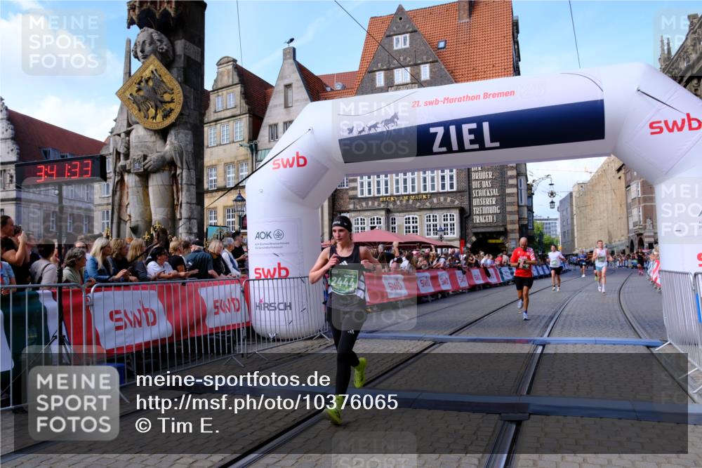 13.09.2026 - 21. swb-Marathon Bremen Tim E. http://msf.ph/oto/10376065 13.09.2026 13:12:22 Ziel 493, 863, 2444, 2447, 2820, 3336, 3703, 4283, 4698, 5521, 5893, 5940, 6107, 6739, 7621, 13013 meine-sportfotos.de