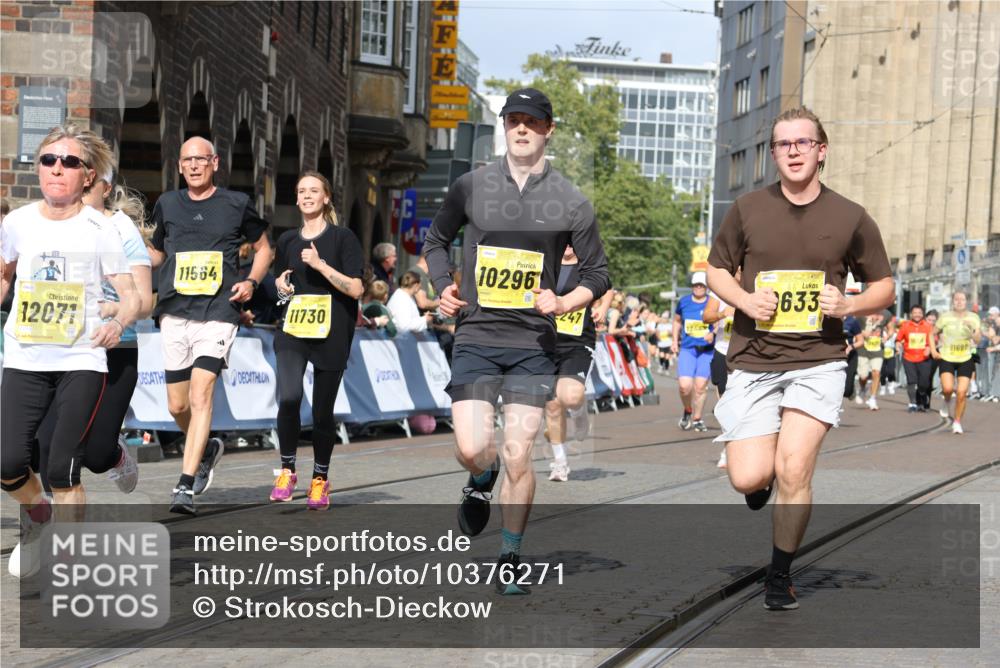13.09.2026 - 21. swb-Marathon Bremen Strokosch-Dieckow http://msf.ph/oto/10376271 13.09.2026 11:02:58 Ziel 10190, 10296, 10633, 10783, 10945, 10985, 11096, 11137, 11261, 11508, 11526, 11554, 11662, 11701, 11719, 11776, 11890, 11945, 12154, 12169, 12252, 12429, 12451, 12489, 10185, 10195, 10528, 10531, 10598, 10715, 10727, 10959, 11070, 11095, 11493, 11676, 11836, 12214, 12421, 12432, 12483 meine-sportfotos.de