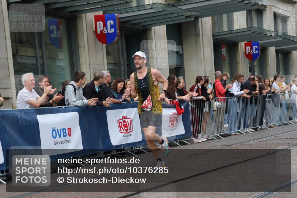 13.09.2026 - 21. swb-Marathon Bremen Strokosch-Dieckow http://msf.ph/oto/10376285 13.09.2026 12:29:50 Ziel 821 meine-sportfotos.de