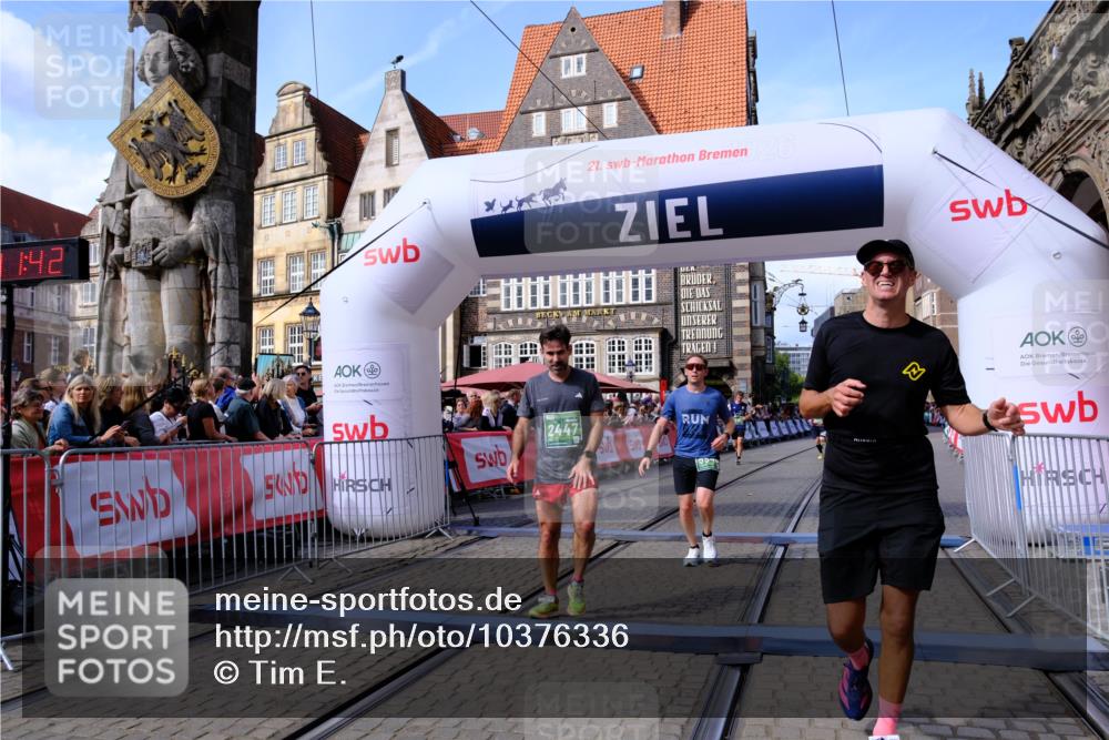 13.09.2026 - 21. swb-Marathon Bremen Tim E. http://msf.ph/oto/10376336 13.09.2026 13:12:31 Ziel 2447, 2820, 3362, 3703, 3830, 4283, 5940, 6107, 6739, 7328, 7521, 7621, 8981, 13013 meine-sportfotos.de