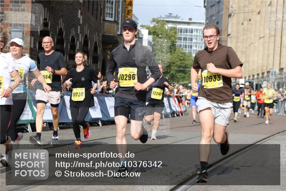 13.09.2026 - 21. swb-Marathon Bremen Strokosch-Dieckow http://msf.ph/oto/10376342 13.09.2026 11:02:59 Ziel 10190, 10296, 10633, 10783, 10945, 10954, 10985, 11096, 11107, 11137, 11261, 11508, 11526, 11554, 11662, 11701, 11719, 11776, 11890, 11945, 12071, 12154, 12169, 12252, 12429, 12451, 12489, 10185, 10195, 10528, 10531, 10598, 10715, 10727, 10959, 11070, 11095, 11493, 11676, 11836, 12214, 12421, 12432, 12483 meine-sportfotos.de