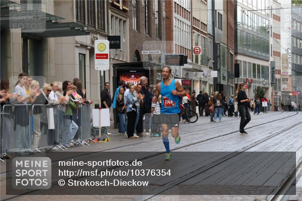13.09.2026 - 21. swb-Marathon Bremen Strokosch-Dieckow http://msf.ph/oto/10376354 13.09.2026 12:31:20 Ziel 1149 meine-sportfotos.de