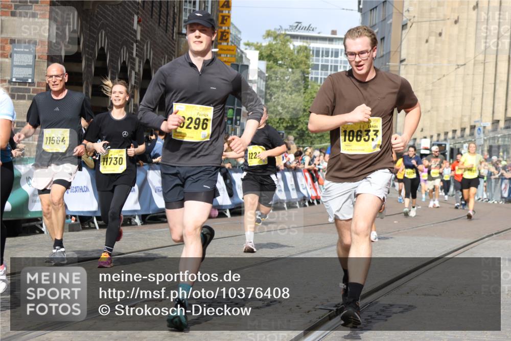 13.09.2026 - 21. swb-Marathon Bremen Strokosch-Dieckow http://msf.ph/oto/10376408 13.09.2026 11:02:59 Ziel 10190, 10296, 10633, 10783, 10945, 10954, 10985, 11096, 11107, 11137, 11261, 11508, 11526, 11554, 11662, 11701, 11719, 11776, 11890, 11945, 12071, 12154, 12169, 12252, 12429, 12451, 12489, 10185, 10195, 10528, 10531, 10598, 10715, 10727, 10959, 11070, 11095, 11493, 11676, 11836, 12214, 12421, 12432, 12483 meine-sportfotos.de