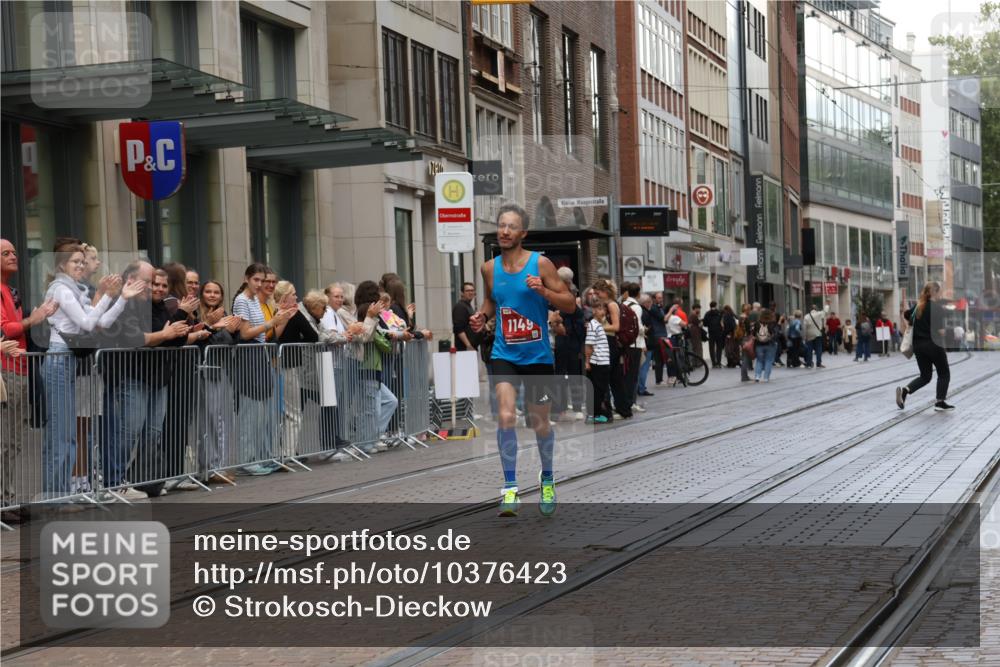 13.09.2026 - 21. swb-Marathon Bremen Strokosch-Dieckow http://msf.ph/oto/10376423 13.09.2026 12:31:22 Ziel 1149 meine-sportfotos.de