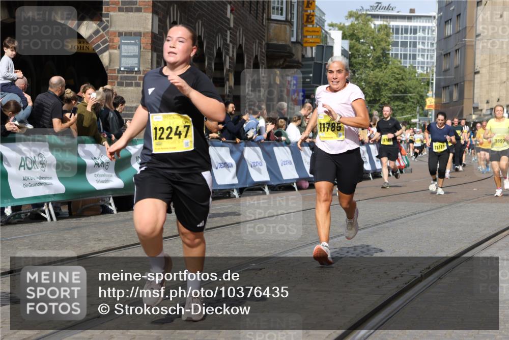13.09.2026 - 21. swb-Marathon Bremen Strokosch-Dieckow http://msf.ph/oto/10376435 13.09.2026 11:03:01 Ziel 10190, 10296, 10633, 10783, 10945, 10954, 10955, 10985, 11096, 11107, 11261, 11508, 11526, 11554, 11564, 11662, 11701, 11719, 11730, 11776, 11945, 12071, 12154, 12247, 12252, 12429, 12451, 12489, 10150, 10195, 10528, 10531, 10598, 10715, 10727, 10959, 11070, 11095, 11493, 11676, 11830, 11836, 12214, 12421, 12432, 12483 meine-sportfotos.de
