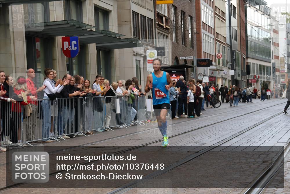 13.09.2026 - 21. swb-Marathon Bremen Strokosch-Dieckow http://msf.ph/oto/10376448 13.09.2026 12:31:22 Ziel 1149 meine-sportfotos.de