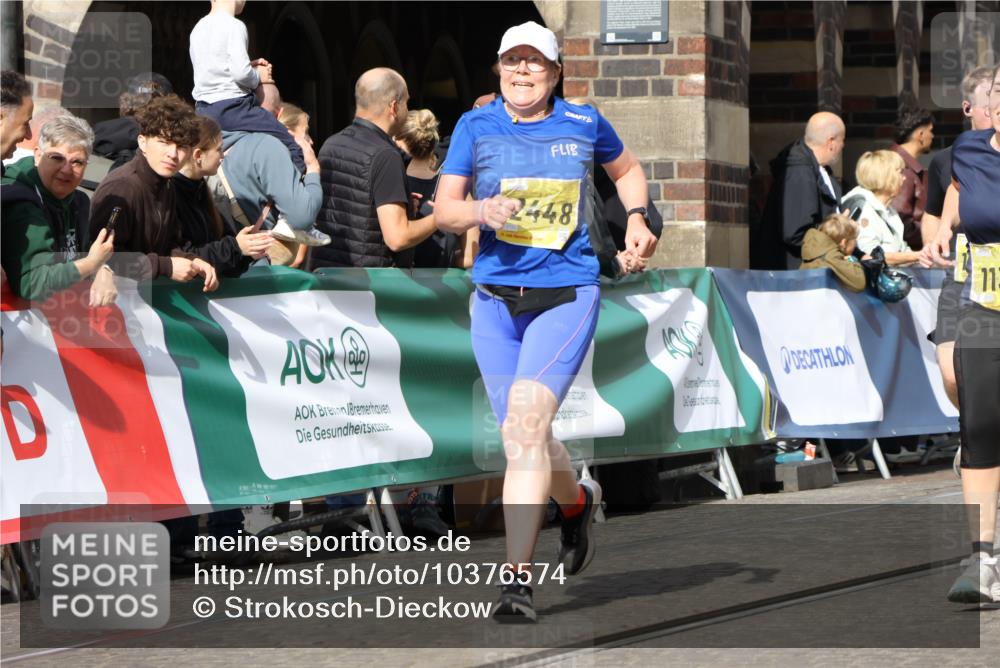 13.09.2026 - 21. swb-Marathon Bremen Strokosch-Dieckow http://msf.ph/oto/10376574 13.09.2026 11:03:06 Ziel 10190, 10296, 10633, 10783, 10945, 10954, 10955, 10985, 11096, 11107, 11261, 11564, 11662, 11701, 11719, 11730, 11776, 11785, 12071, 12154, 12247, 12429, 12451, 12465, 10092, 10150, 10195, 10237, 10528, 10531, 10598, 10724, 10727, 10959, 11070, 11493, 11676, 11830, 11836, 12068, 12184, 12185, 12214 meine-sportfotos.de