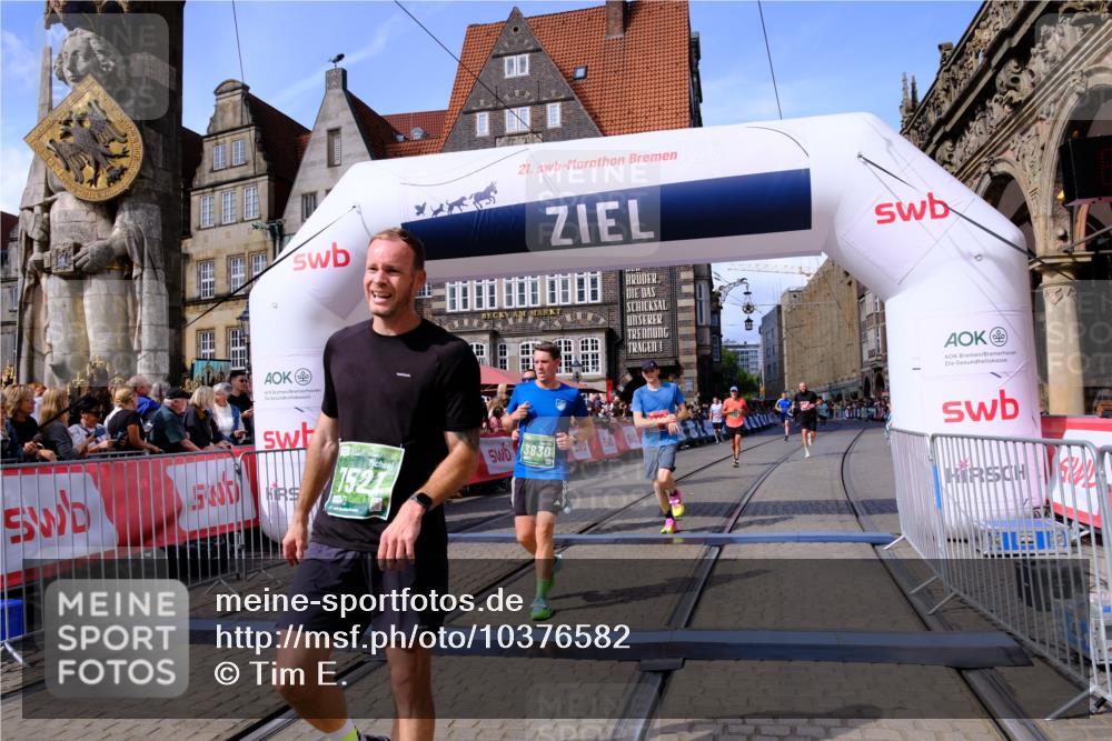 13.09.2026 - 21. swb-Marathon Bremen Tim E. http://msf.ph/oto/10376582 13.09.2026 13:12:39 Ziel 899, 1517, 2480, 3362, 3830, 4560, 6107, 7328, 7521, 8981, 13013 meine-sportfotos.de