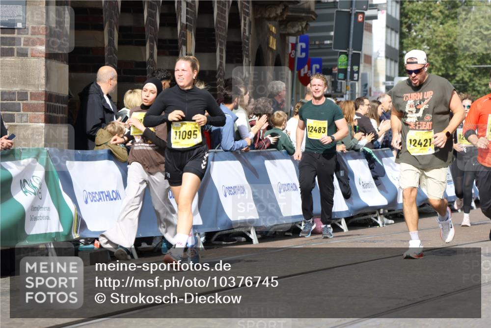 13.09.2026 - 21. swb-Marathon Bremen Strokosch-Dieckow http://msf.ph/oto/10376745 13.09.2026 11:03:09 Ziel 10190, 10296, 10633, 10731, 10783, 10945, 10954, 10955, 10985, 11096, 11107, 11313, 11564, 11697, 11701, 11719, 11730, 11776, 11785, 12071, 12154, 12247, 12448, 12451, 12465, 10092, 10150, 10195, 10237, 10309, 10724, 10904, 10959, 11773, 11830, 12068, 12184, 12185, 12611 meine-sportfotos.de