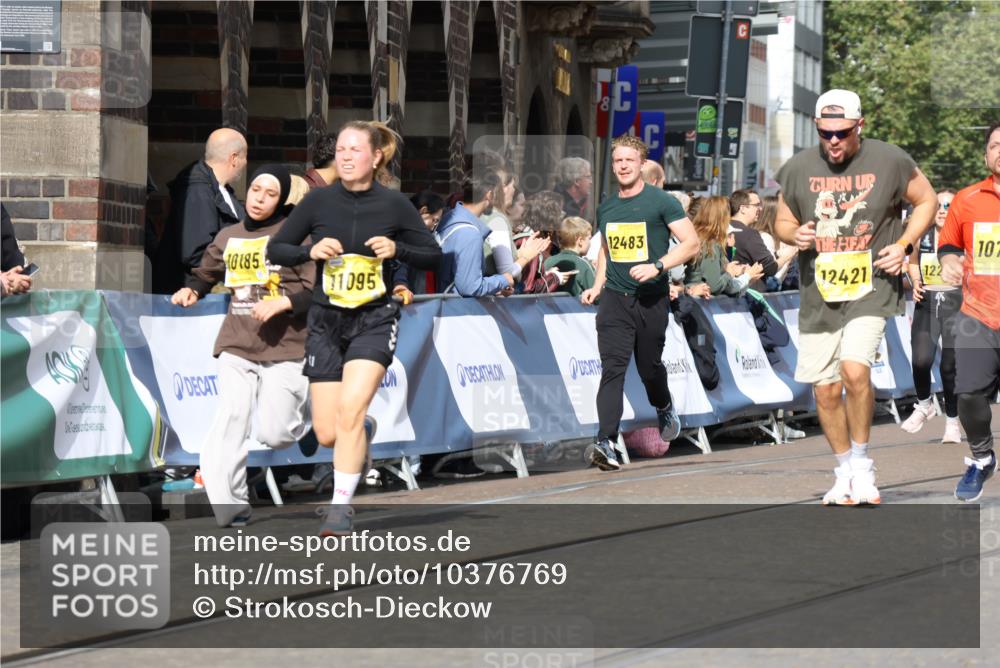13.09.2026 - 21. swb-Marathon Bremen Strokosch-Dieckow http://msf.ph/oto/10376769 13.09.2026 11:03:09 Ziel 10190, 10296, 10633, 10731, 10783, 10945, 10954, 10955, 10985, 11096, 11107, 11313, 11564, 11697, 11701, 11719, 11730, 11776, 11785, 12071, 12154, 12247, 12448, 12451, 12465, 10092, 10150, 10195, 10237, 10309, 10724, 10904, 10959, 11773, 11830, 12068, 12184, 12185, 12611 meine-sportfotos.de