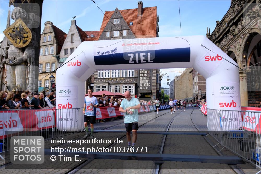 13.09.2026 - 21. swb-Marathon Bremen Tim E. http://msf.ph/oto/10376771 13.09.2026 13:12:51 Ziel 899, 1517, 2362, 2480, 3054, 4560, 4879, 5416, 6796, 9775, 9803 meine-sportfotos.de
