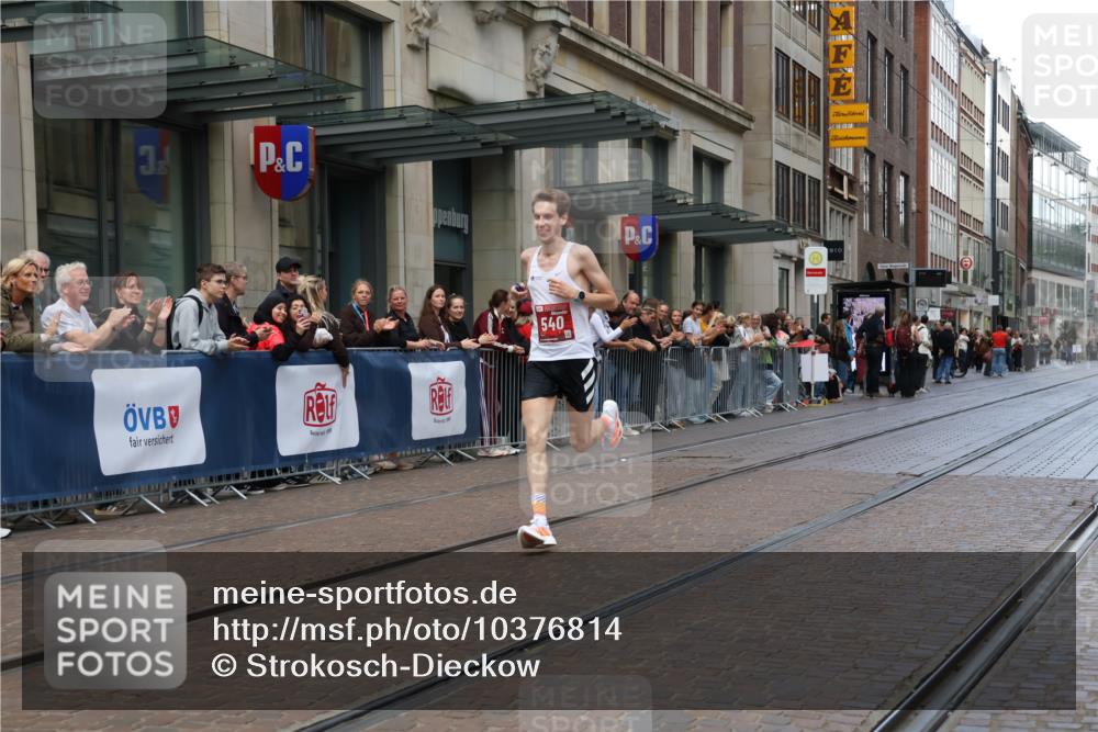 13.09.2026 - 21. swb-Marathon Bremen Strokosch-Dieckow http://msf.ph/oto/10376814 13.09.2026 12:32:39 Ziel 822, 540 meine-sportfotos.de