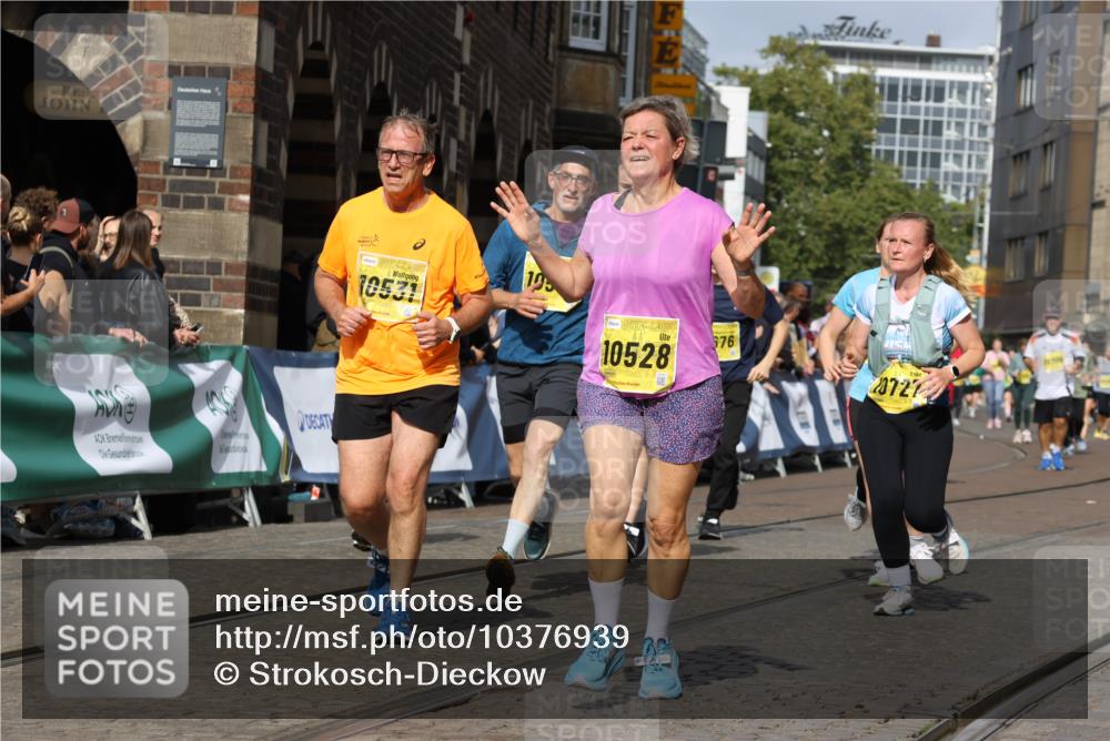 13.09.2026 - 21. swb-Marathon Bremen Strokosch-Dieckow http://msf.ph/oto/10376939 13.09.2026 11:03:17 Ziel 10185, 10296, 10633, 10715, 10731, 10783, 10954, 10955, 11095, 11107, 11313, 11564, 11697, 11719, 11730, 11785, 12071, 12247, 12421, 12432, 12448, 12465, 12483, 10092, 10187, 10309, 10420, 10724, 10904, 11211, 11411, 11598, 11655, 11746, 11773, 12184, 12185, 12611 meine-sportfotos.de