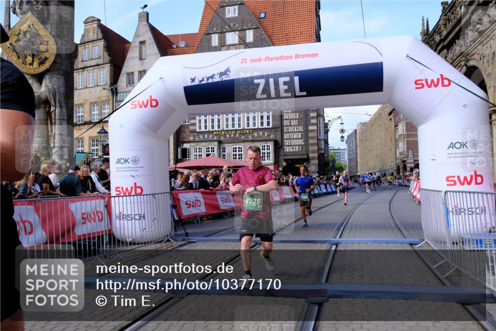 13.09.2026 - 21. swb-Marathon Bremen Tim E. http://msf.ph/oto/10377170 13.09.2026 13:13:09 Ziel 1513, 2350, 2442, 2559, 2801, 2858, 3988, 4605, 5379, 5965, 8029, 8798, 9217, 9775, 13106, 13140 meine-sportfotos.de