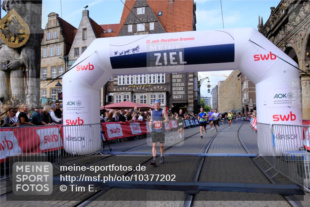 13.09.2026 - 21. swb-Marathon Bremen Tim E. http://msf.ph/oto/10377202 13.09.2026 13:13:13 Ziel 868, 1513, 2350, 2442, 2559, 2801, 2858, 3988, 4605, 5379, 5965, 6349, 8029, 8419, 8798, 9217, 13140 meine-sportfotos.de
