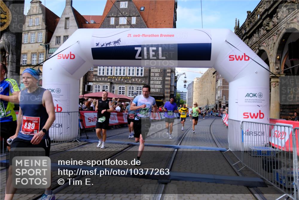 13.09.2026 - 21. swb-Marathon Bremen Tim E. http://msf.ph/oto/10377263 13.09.2026 13:13:17 Ziel 313, 868, 1513, 2350, 2442, 2498, 2559, 2801, 2858, 3625, 5379, 5965, 6349, 7874, 8291, 8419, 8798, 9092, 9217, 13140 meine-sportfotos.de