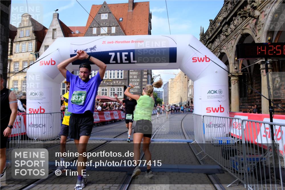 13.09.2026 - 21. swb-Marathon Bremen Tim E. http://msf.ph/oto/10377415 13.09.2026 13:13:20 Ziel 313, 868, 987, 1207, 1513, 2442, 2498, 2559, 2801, 2858, 3625, 4582, 5379, 5769, 5965, 6349, 7874, 8291, 8419, 8798, 9092, 9217, 13140 meine-sportfotos.de