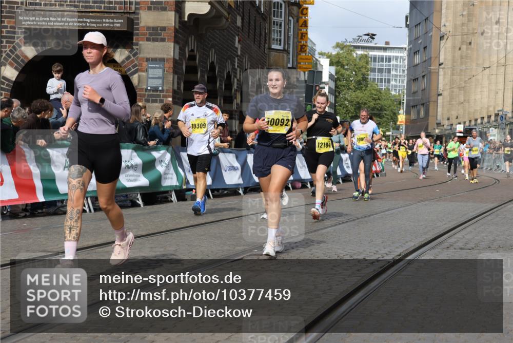 13.09.2026 - 21. swb-Marathon Bremen Strokosch-Dieckow http://msf.ph/oto/10377459 13.09.2026 11:03:29 Ziel 10150, 10185, 10195, 10237, 10528, 10531, 10598, 10715, 10724, 10727, 10731, 10959, 11070, 11095, 11493, 11676, 11830, 11836, 12068, 12214, 12421, 12432, 12483, 10090, 10091, 10327, 10420, 10569, 10902, 10950, 11211, 11411, 11595, 11655, 11746, 12074 meine-sportfotos.de