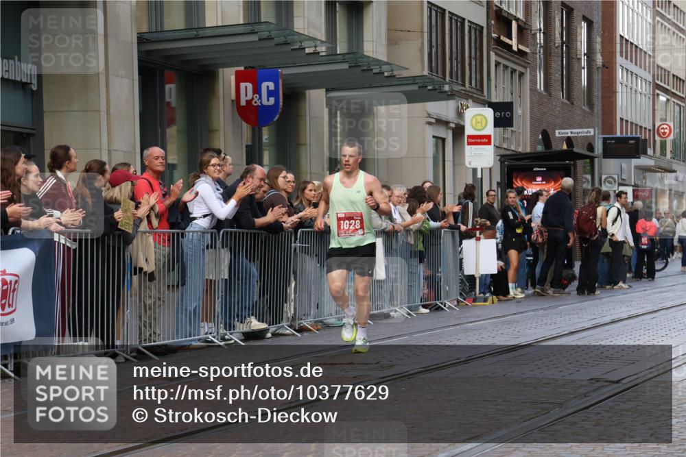 13.09.2026 - 21. swb-Marathon Bremen Strokosch-Dieckow http://msf.ph/oto/10377629 13.09.2026 12:35:15 Ziel 1028 meine-sportfotos.de