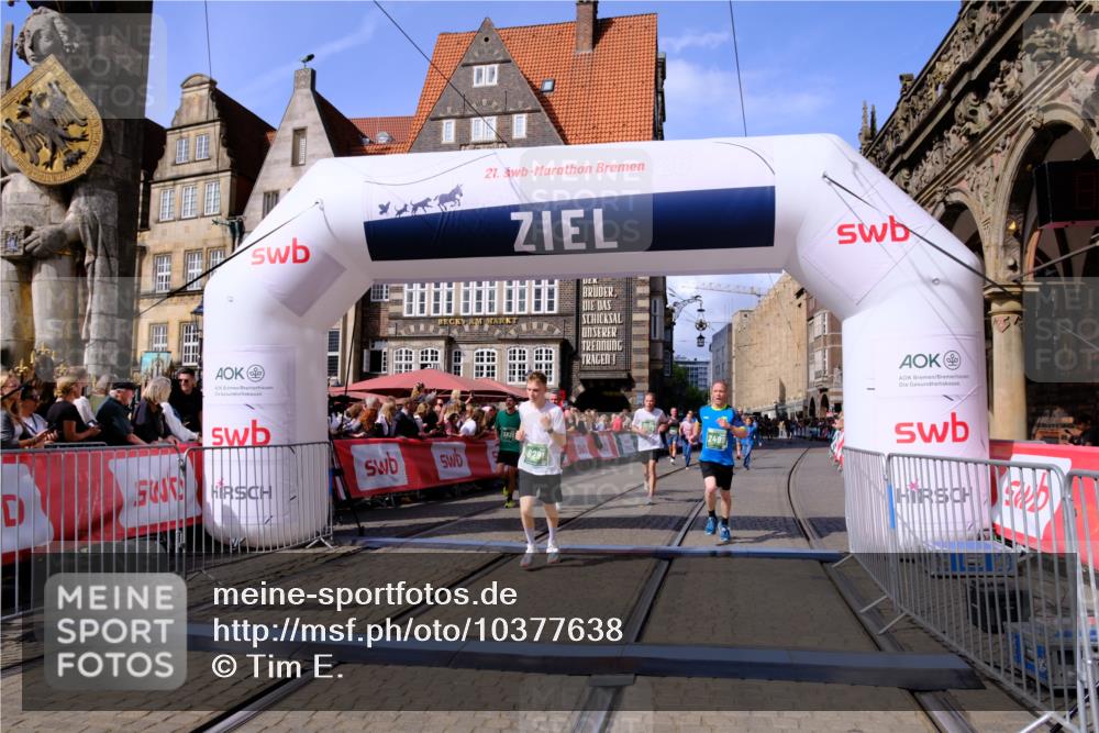 13.09.2026 - 21. swb-Marathon Bremen Tim E. http://msf.ph/oto/10377638 13.09.2026 13:13:27 Ziel 280, 313, 621, 868, 987, 1207, 2498, 2559, 2858, 2962, 3566, 3625, 4582, 5345, 5769, 6038, 6349, 6394, 7874, 8197, 8291, 8419, 8464, 9092, 9217 meine-sportfotos.de