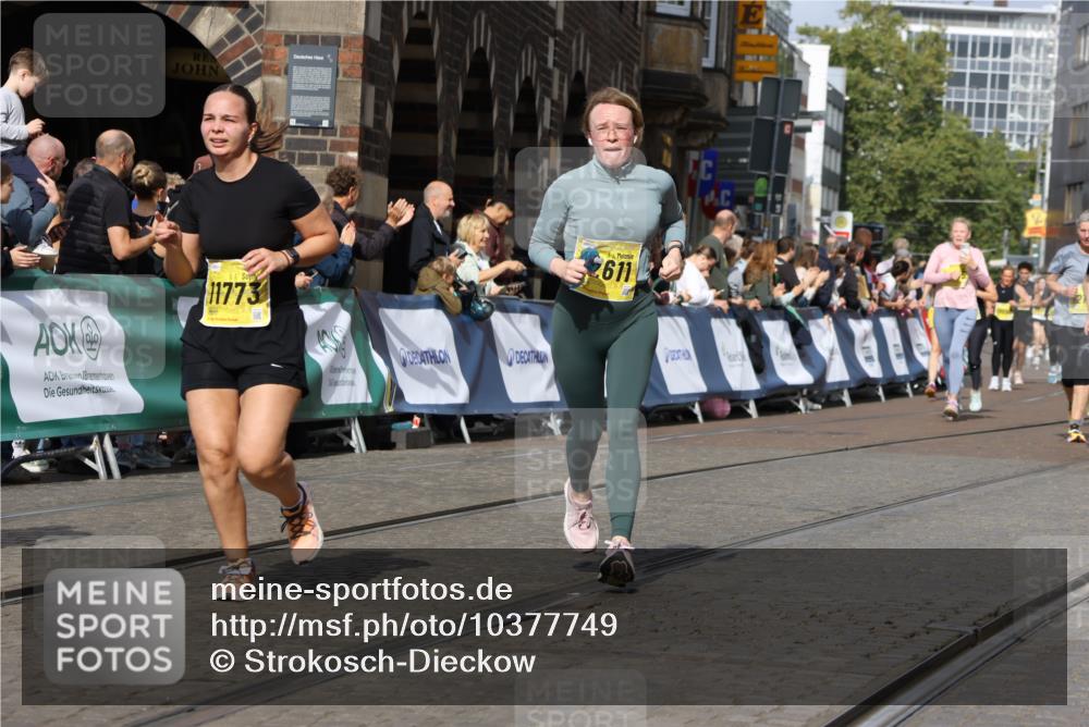 13.09.2026 - 21. swb-Marathon Bremen Strokosch-Dieckow http://msf.ph/oto/10377749 13.09.2026 11:03:34 Ziel 10092, 10150, 10195, 10237, 10309, 10528, 10531, 10598, 10715, 10724, 10727, 10904, 10959, 11070, 11493, 11676, 11830, 11836, 12068, 12184, 12185, 12214, 12421, 12432, 12483, 12611, 10090, 10091, 10327, 10429, 10569, 10796, 10950, 11595, 11868, 12074 meine-sportfotos.de